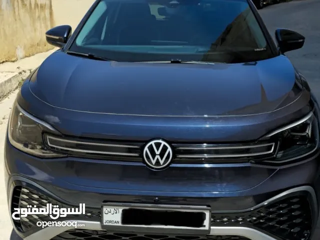 Id.6 crozz pro 2023 فتحة متحركة وبروجكتر وخمس كاميرات جمرك جديد بحالة الوكالة