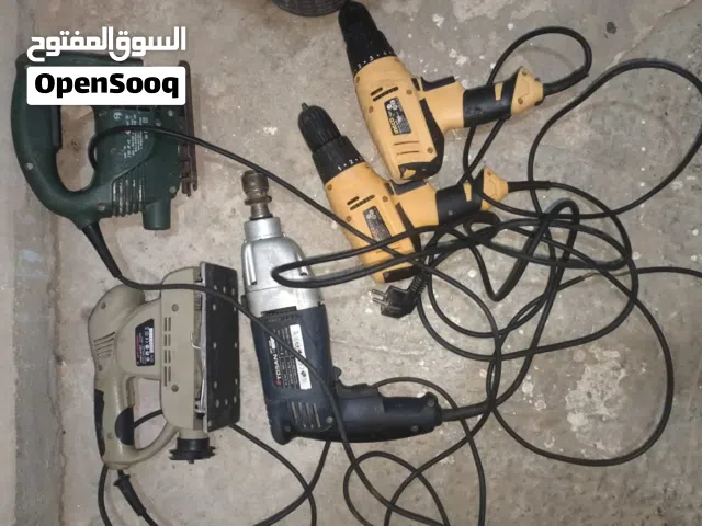عدة نجارة حاجة نظيفة للبيع مع بعض
