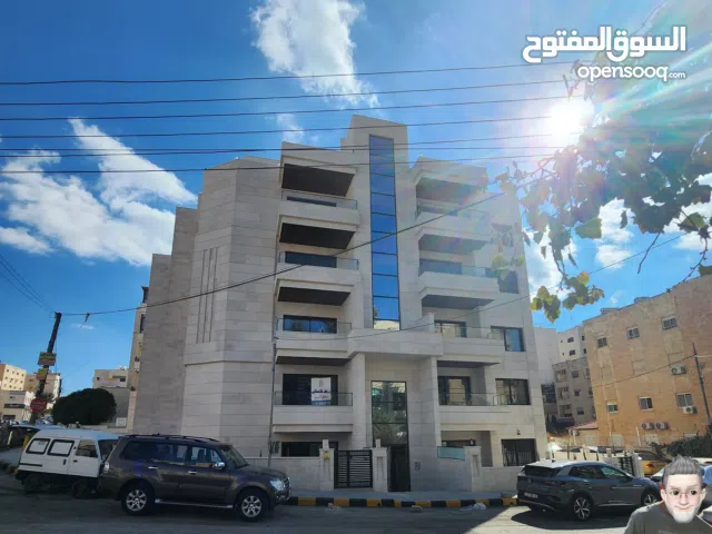شقة جديده ارضية للطالبات قرب بوابة الجامعه الاردنية الجنوبية كلية الطب من المالك