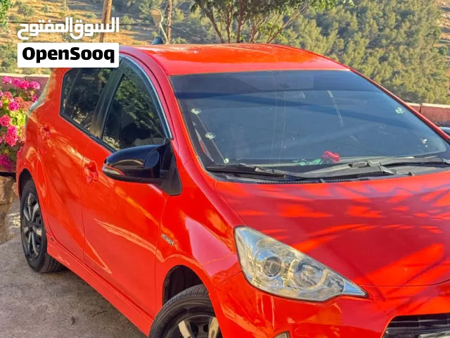2013 تويوتا بريوس Prius C