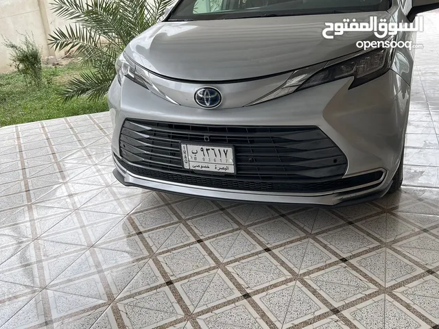 Used Toyota Sienna in Basra