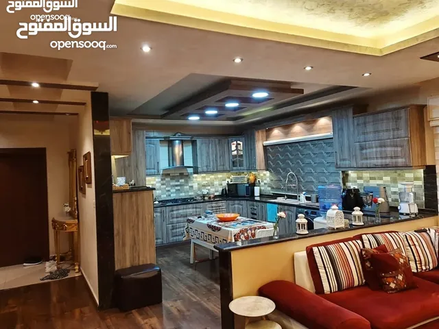 215 m2 4 Bedrooms Apartments for Sale in Amman Al Bnayyat
