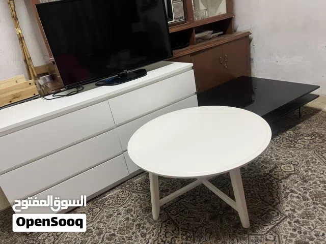 اثاث آيكيا و شاشه 42 إنش للبيع