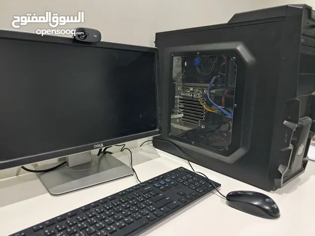 كمبيوتر وكاميرا