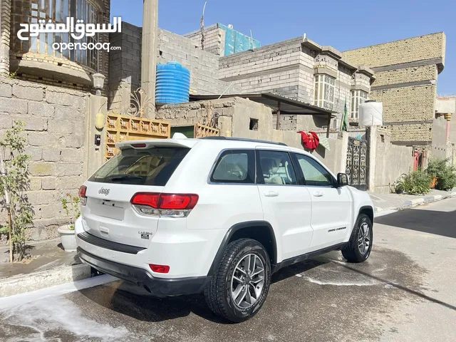 جيب كراند شيروكي لاريدو بلص (2020)