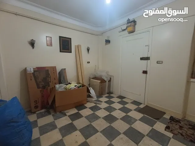 شقة للبيع 150م متفرع من مصطفي كامل - سموحه خطوات من نادي سموحه - بالقرب من جميع الخدمات شارع رئيسي .