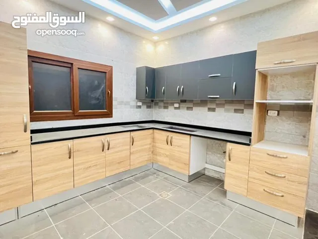 170 m2 3 Bedrooms Apartments for Rent in Tripoli Al-Sabaa