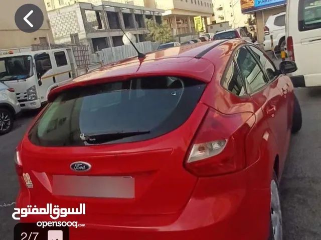 Ford focus red color neet and clean.