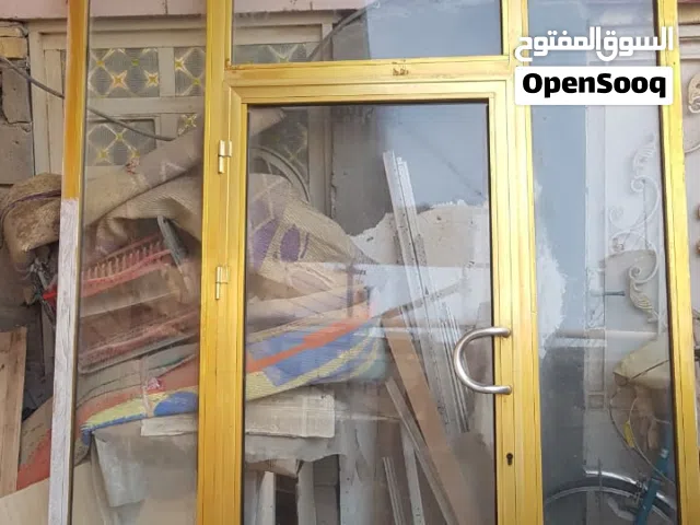 واجهة محل ألمنيوم ارتفاع مترين ونص عرض متر وخمسة وتسعين