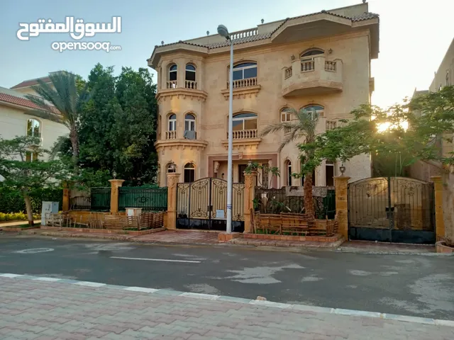 600 m2 More than 6 bedrooms Villa for Sale in Cairo First Settlement