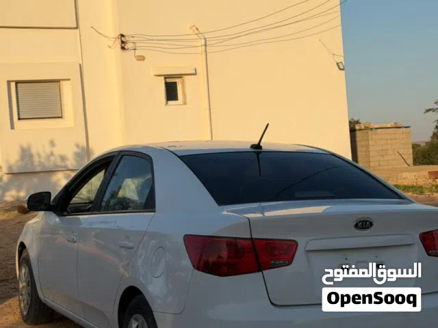 2010 كيا فورتي LX