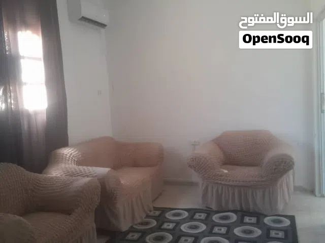لااجار دور ارضي مفروش لعازب عين زارة  خلف صالة سمو قريب لريسي
