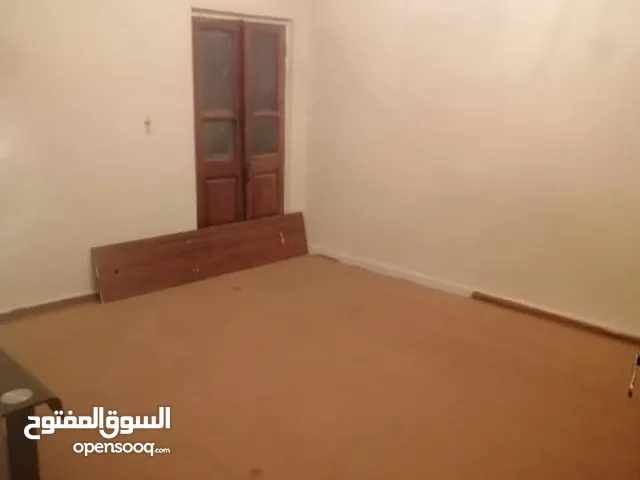 200 m2 4 Bedrooms Townhouse for Rent in Tripoli Souq Al-Juma'a