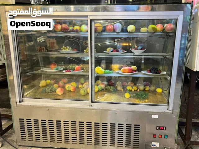 ثلاجة عرض فواكة وحلويات للبيع بحالة جيدا جدا للبيع