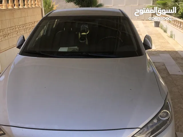 Used Hyundai Avante in Mafraq
