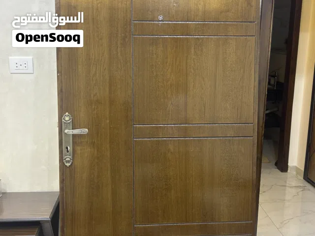 باب خشب رئيسي داير الباب 2 سم زان الحشوة سويد مقاس 2*1 بدون كشفات مستعمل سنة