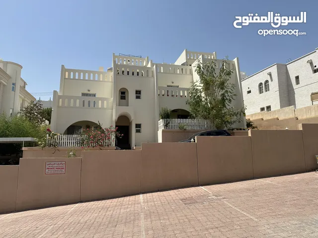 200 m2 3 Bedrooms Villa for Rent in Muscat Madinat As Sultan Qaboos