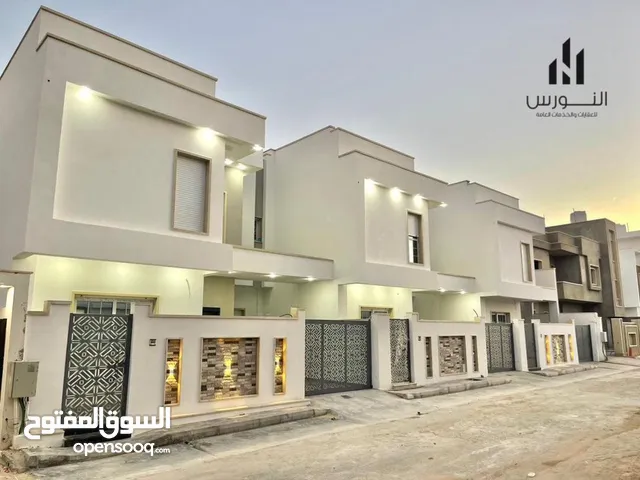 320 m2 More than 6 bedrooms Villa for Sale in Tripoli Al-Serraj