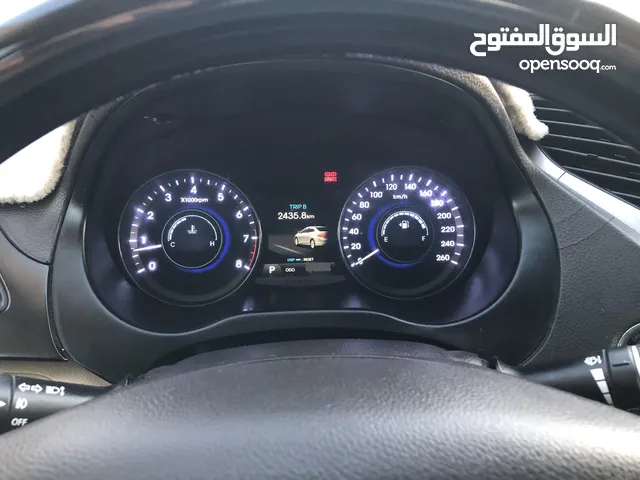 هونداي ازيرا لون ابيض موديل 2014 نظيفه جدا من الداخل و الخارج فل اوبشن للبيع بسعر مغري