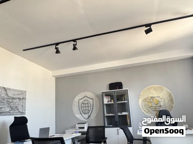 مكت مزدوج بالحمام مفصول بالنوفليين