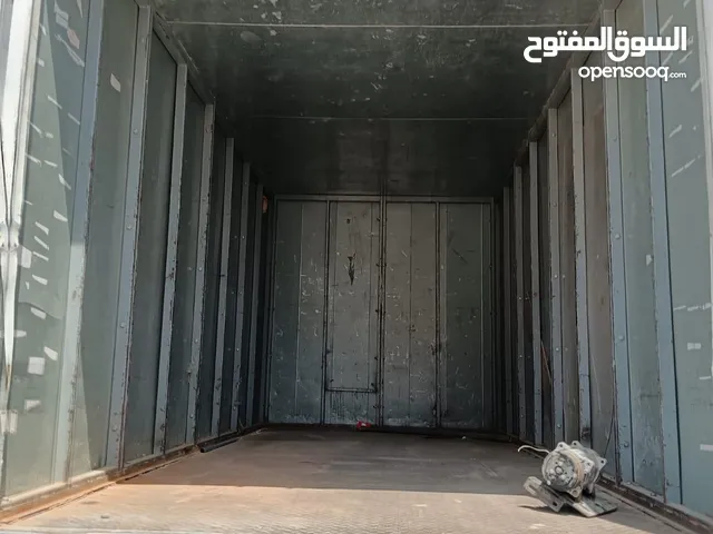 السياره صندوق مقفل نريد تبديل ببان وشبك مفتوح قابل للتفاوض