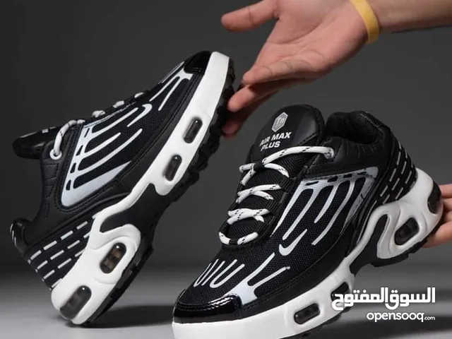 44 Sport Shoes in Giza