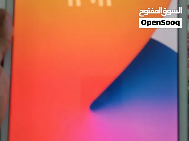 أيباد 8 للبيع بحالة جيدة جداََ