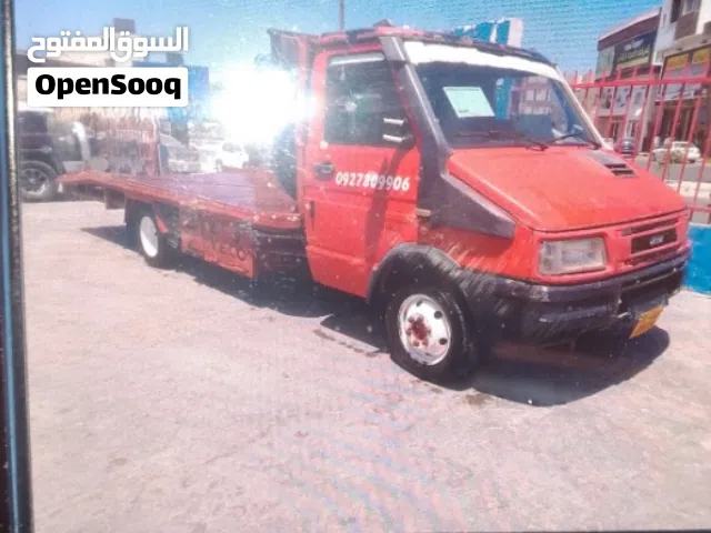 ساحبة رافعة لي نقل السياراة داخل وخارج طرابلس تاجوراء