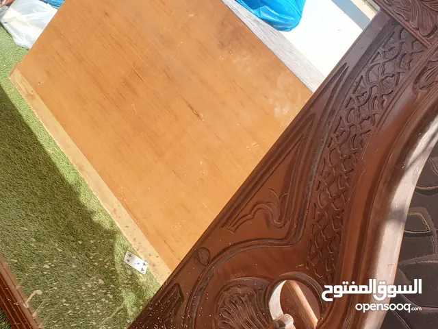 كومدينة خشب + كرسي حديقة + فرشة + صوبة + كنب + حديد