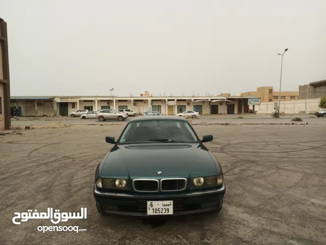 BMW 730 V8 الفئة السابعة E38