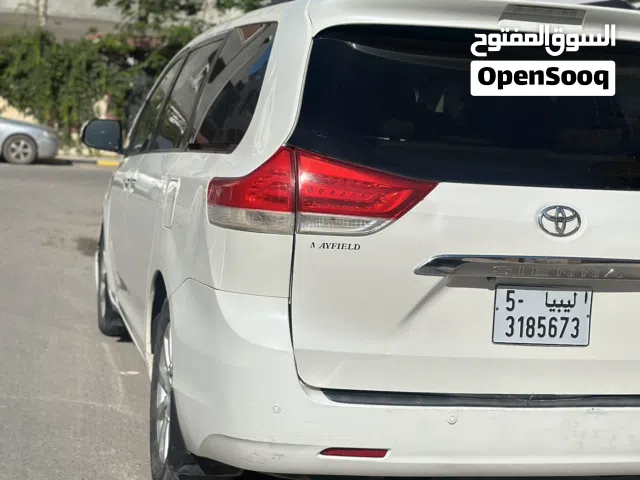 2014 تويوتا سيينا Limited