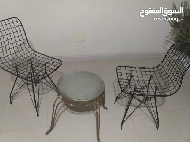 طاولة و زوز كراسي