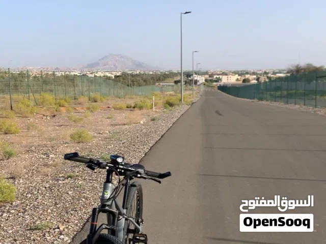 للبيع سيكل جبلي (Mountain Bike) دراجة مصممة للطرق الوعرة