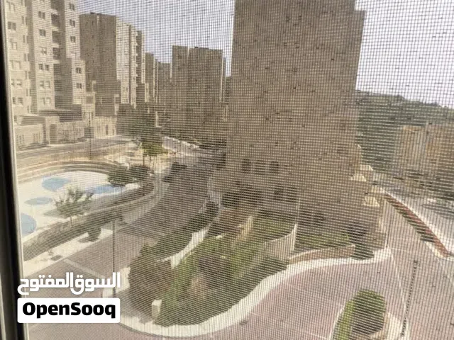 شقه جديده للبيع موقع ممتاز في روابي لم تسكن