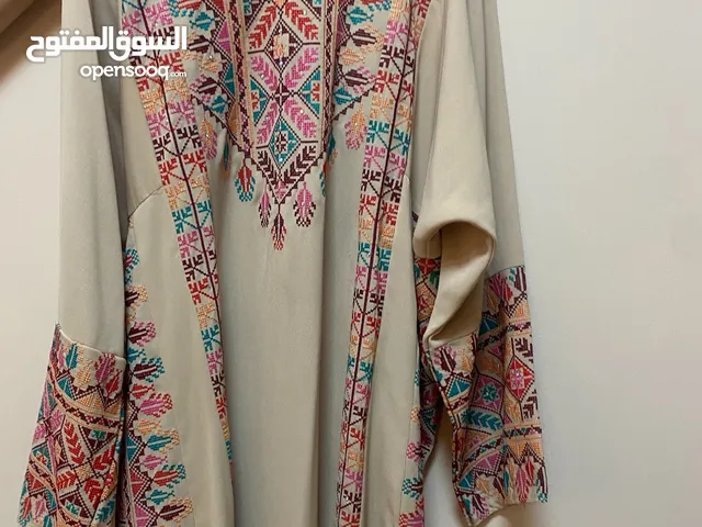 ثوب فلاحي فاخر للايجار للسهرات والخطوبه وحتى حفلات التوجيهي حجم كبير