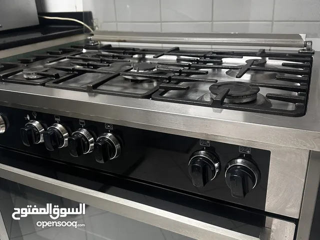براد-غساله -غاز مع فرن شغال- ميكرويف - مبرد الماء مع ماء حار للبيع
