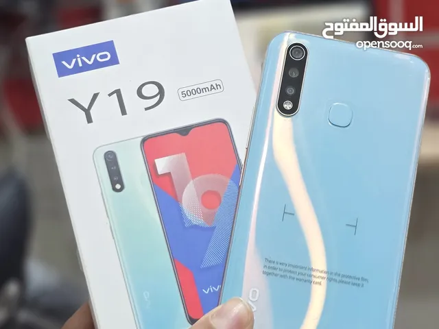 وصلت وجبة جهاز فيفو y19 مستخدم بنظافه 100بل100 بذاكره 256 بموصفات عاليه