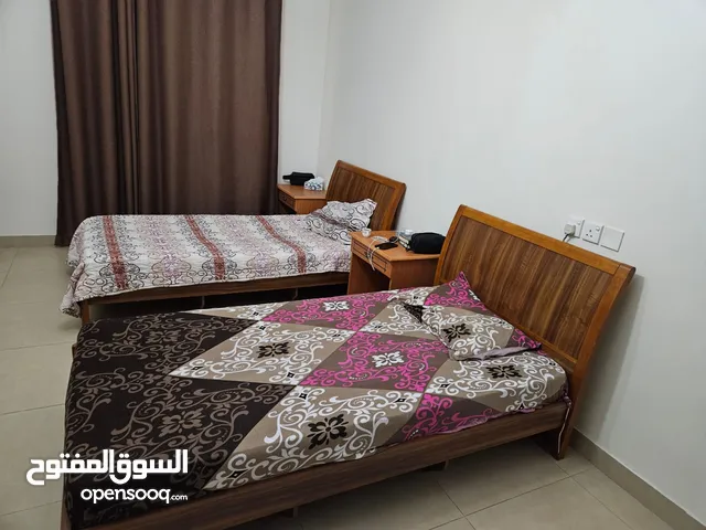 غرفه نوم كامله + سرير اضافي كلهم صناعه بحرينيه