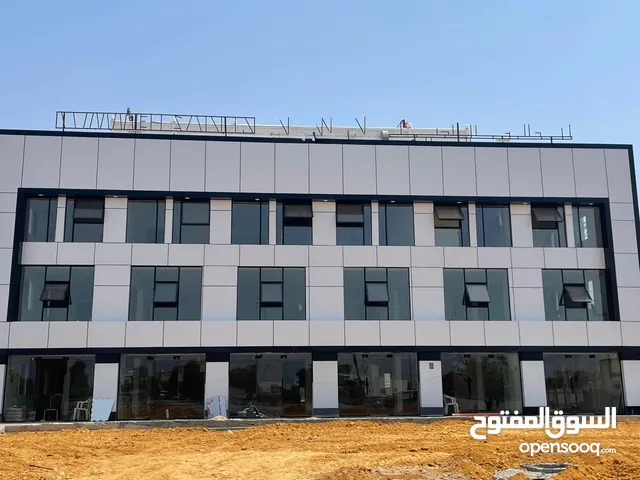 معارض للايجار في المعبيلة على الشارع العام الرئيسي show room for rent