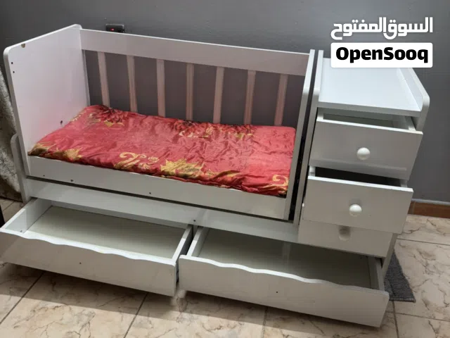 سرير اطفال وهزاز مع دوشك   فقط