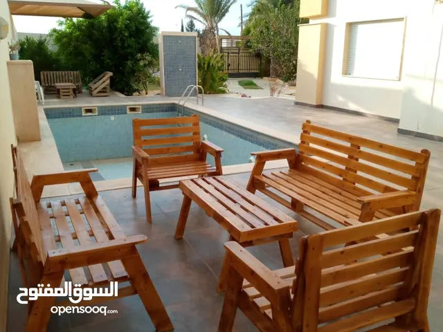 جلسات حدائق خشب سويدي طبيعي ومعالج