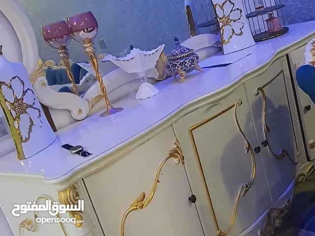 معرض مع مرايه ملكي مصري جديد نظافه فول مابي زلغ ضخم خشب زان الاصلي ثقيل ضمان فتح وشد أكثر من مره