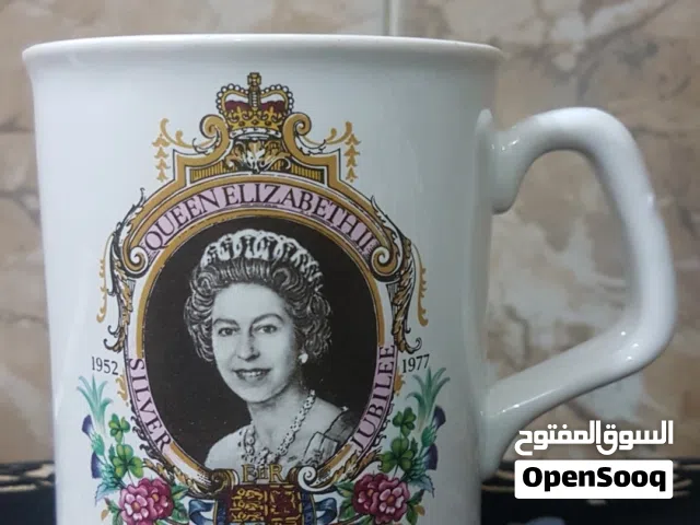 كوبة من النوادر الملكة اليزابيث