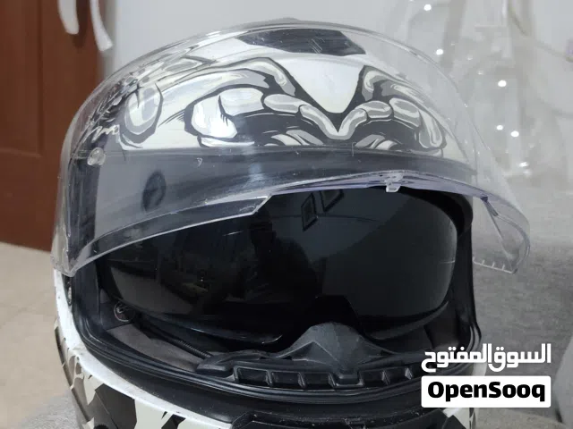 خوذة دراجة نارية مستعملة بجودة جيدة ومريحة للاستخدام اليومي معها سماعة داخلية