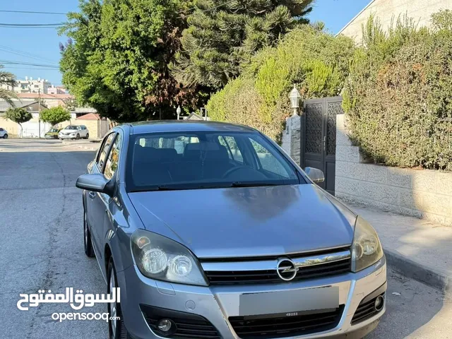 اوبل استرا