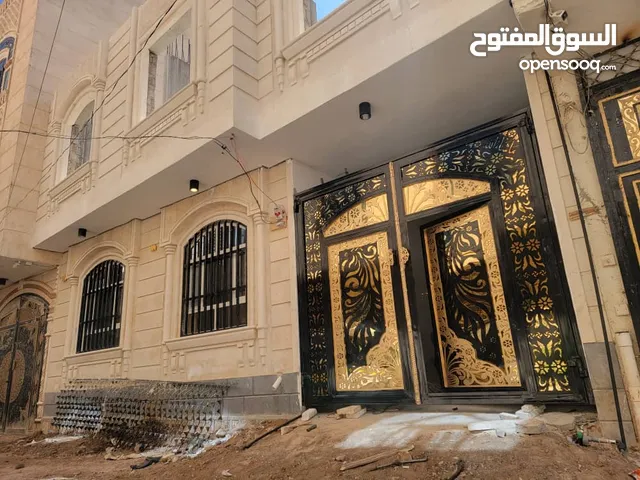 عماره للبيع دورين الدور الاول جاهز والثاني ينقص له السقف فقط خلف بيوت الاحلام جوله الرعد بيت بوس