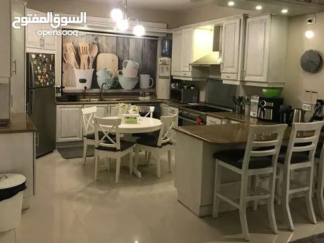 225 m2 3 Bedrooms Apartments for Rent in Amman Um El Summaq