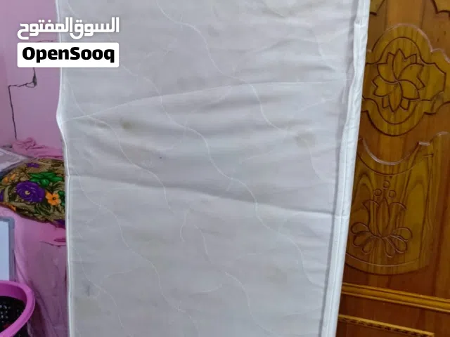 منادر 2 واحد جديد  والثاني مستعمل
