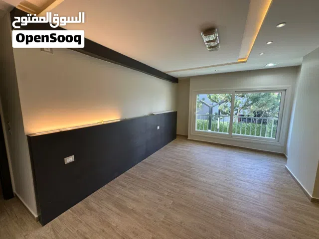 186 m2 3 Bedrooms Apartments for Sale in Cairo Fifth Settlement