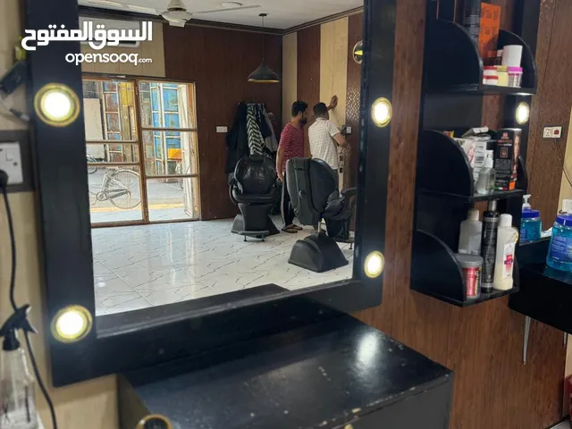 أثاث صالون حلاقه للبيع
